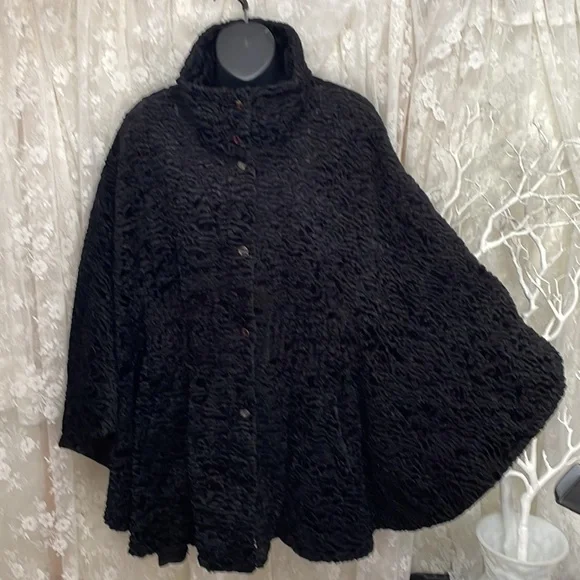 Deep Black Persian Cape Coat. Like Brand New 💕 - Picture 12 of 12